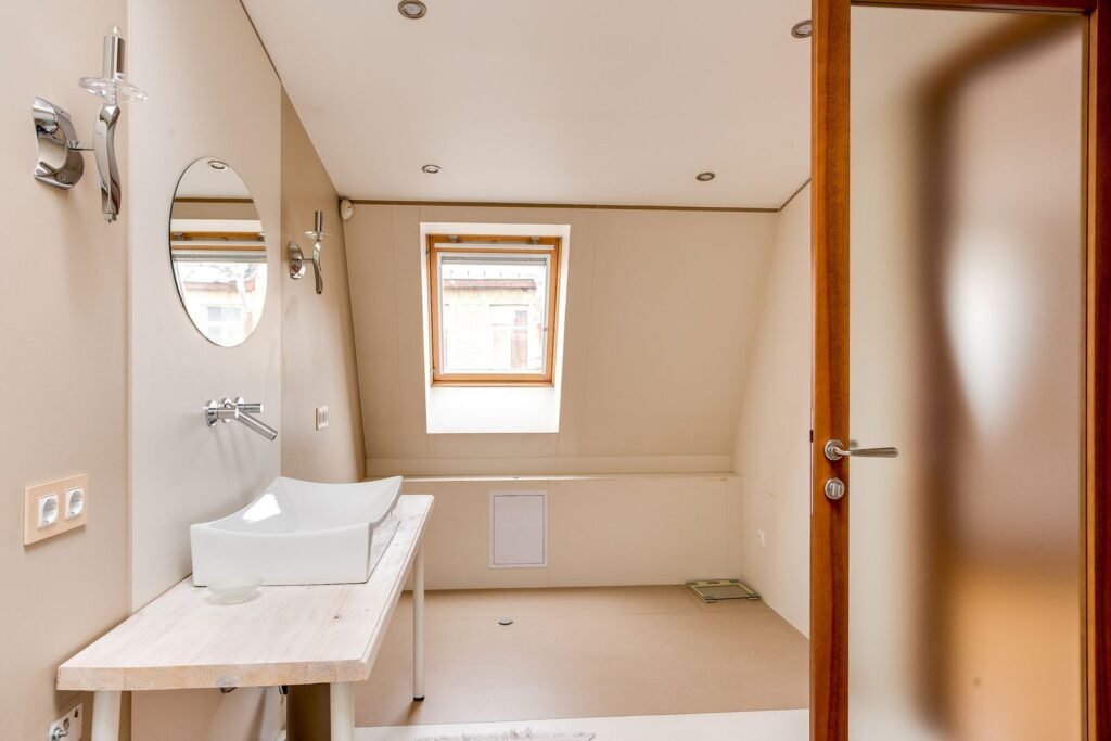 Salle de bain sous combles à Ottignies